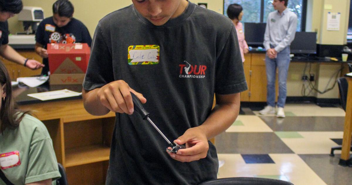 STEAM ROBOTICS: Program getting students interested in STEM program ...