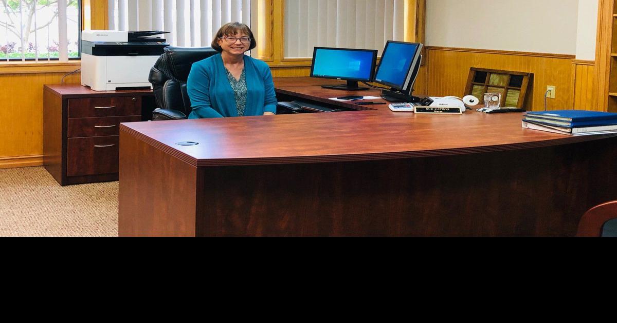 Mayor moves office from City Hall to Armory News