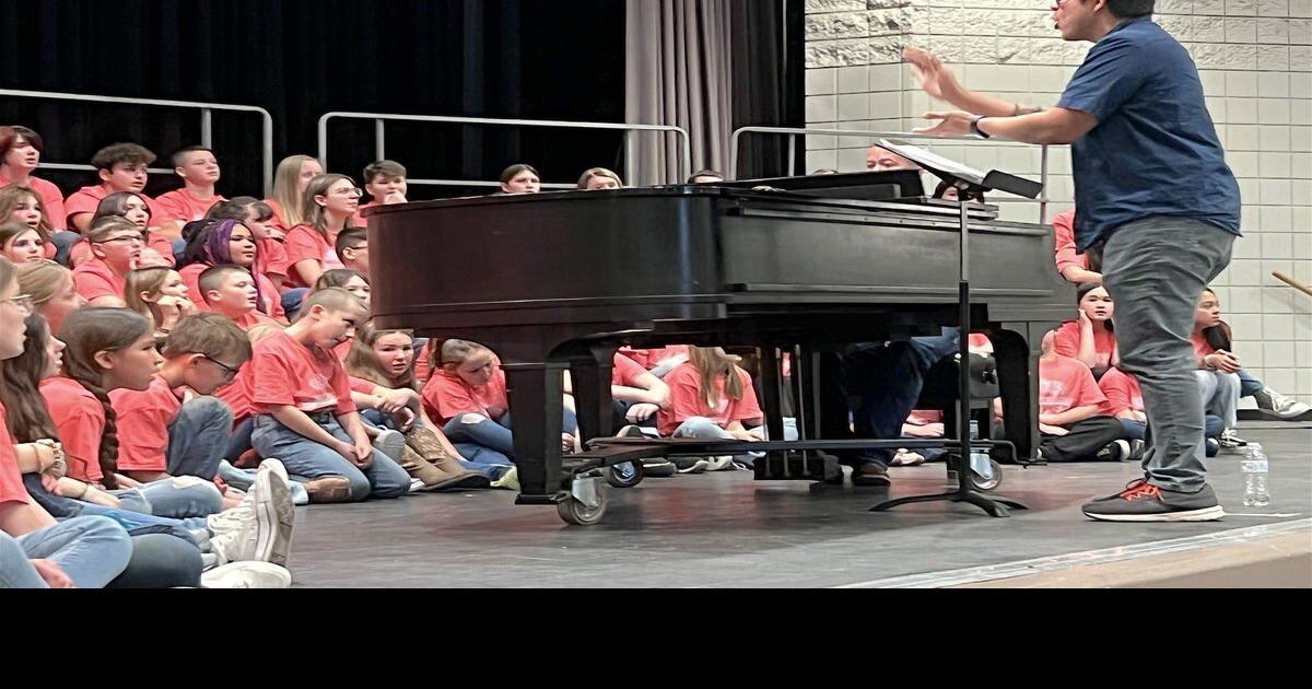 LIFTING THEIR VOICES Local students perform in Circle the State with