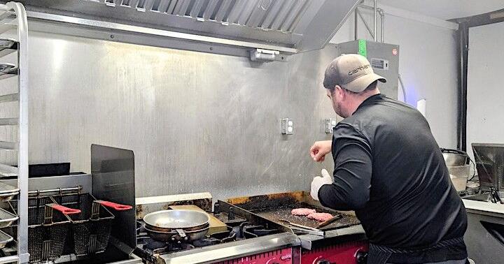 Restaurants have lots of rules, but can't be made to serve healthy food