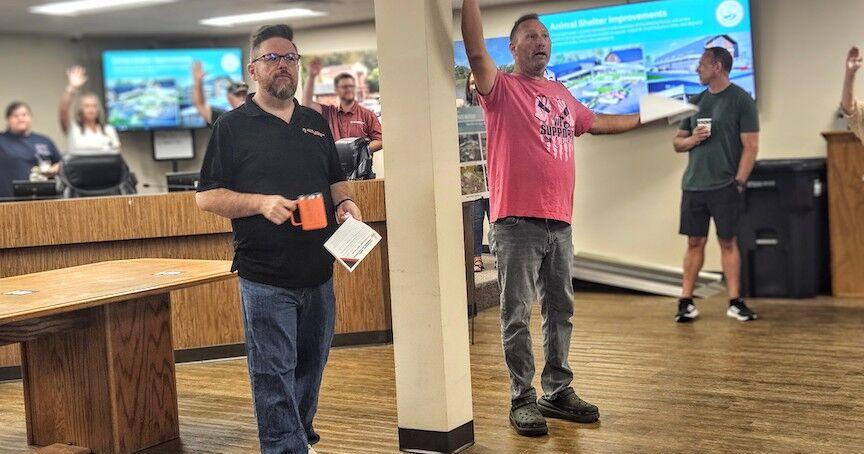 GETTING ACQUAINTED: City hosts Monthly Mingle, focus on upcoming election
