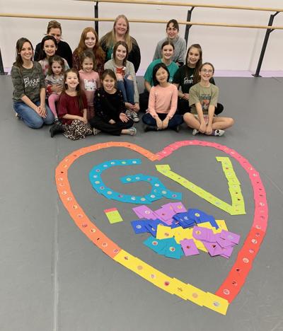 Encore makes valentines for veterans