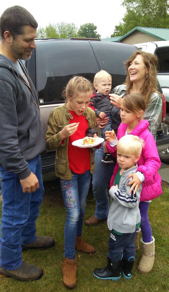 Annual Stilwell Strawberry Festival ushers in bumper crop, family fun
