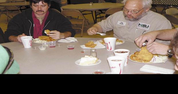 Fried fish fans find Friday feast | Features | tahlequahdailypress ...