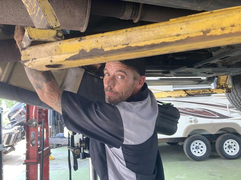 Each day HEROES: Mechanic volunteers to raise cash for Toys for Tots | Information