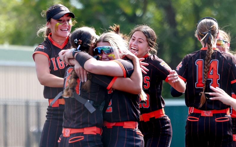 Lady Tigers rake in district awards