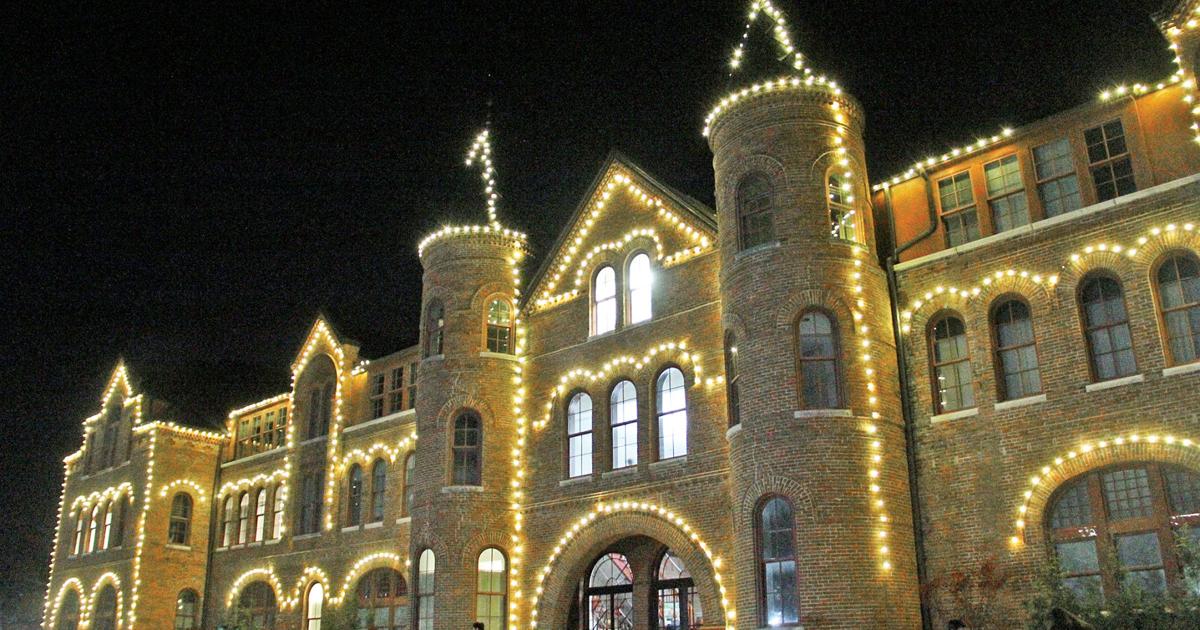 Seminary Hall NSU illuminates the night at Seminary Hall | News | tahlequahdailypress.com