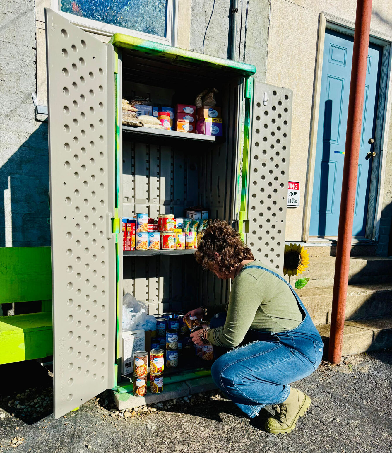 COMMUNITY SPIRIT: Local couple support those in need with pantry | News ...