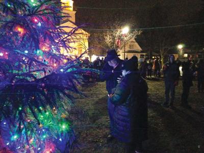 12-4 Linden Tree Lighting2C_HANNAH.jpg