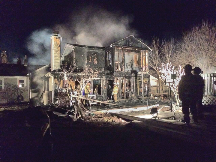 Heat lamp in chicken coop likely cause of house fire ...