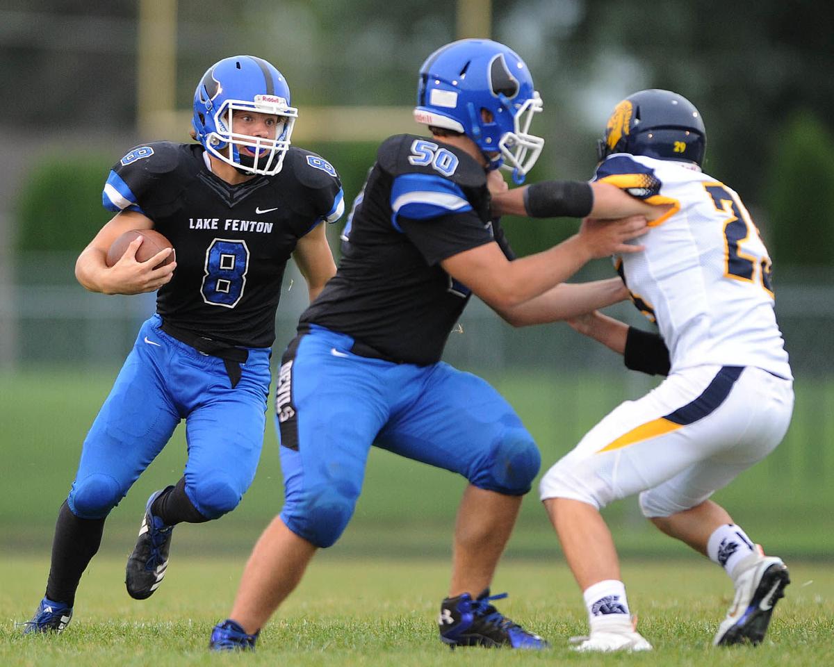 Lake Fenton Moves The Ball But Loses To Goodrich 35 17 Sports