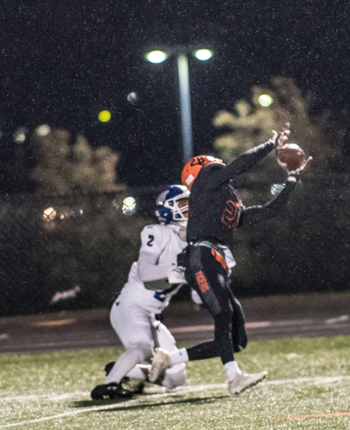 Tigers Give Walled Lake Western A Battle But Fall Short 24 9