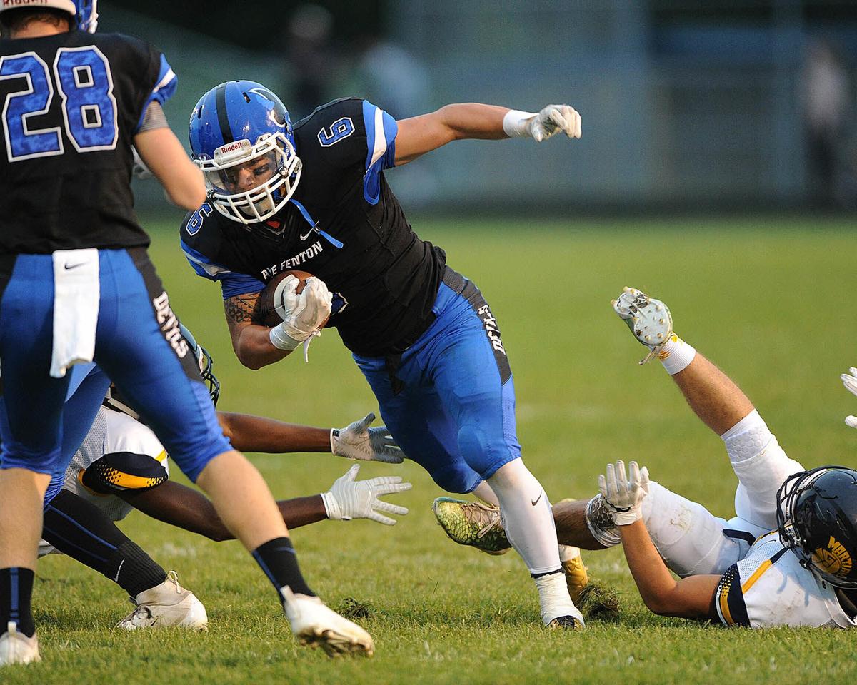 Lake Fenton Moves The Ball But Loses To Goodrich 35 17 Sports