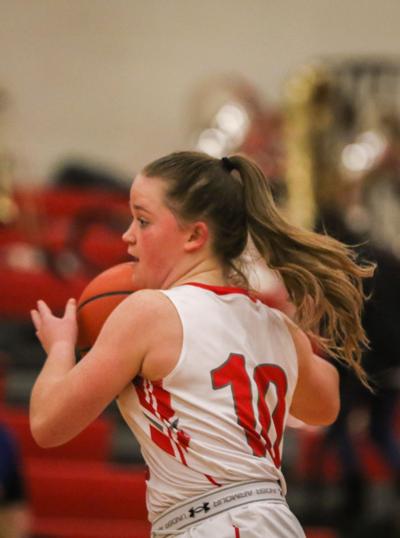 Holly girls cruise by Owosso 64 31 Sports coverage for Fenton