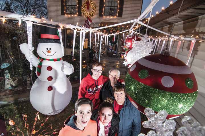 Maury County Christmas Lights 2022 Thousands Of Lights Make Christmastime Bright. Tri-County Area Homeowners  Not Lacking In Christmas Spirit | Human Interests, Social News, Recipes |  Tctimes.com