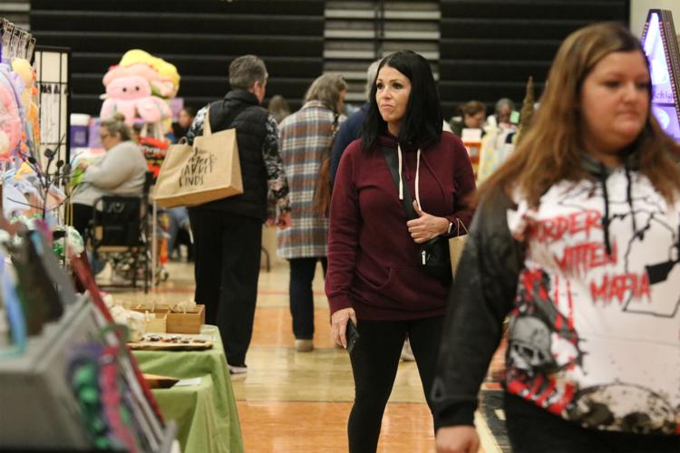 Craft Show News for Fenton, Linden, Holly MI