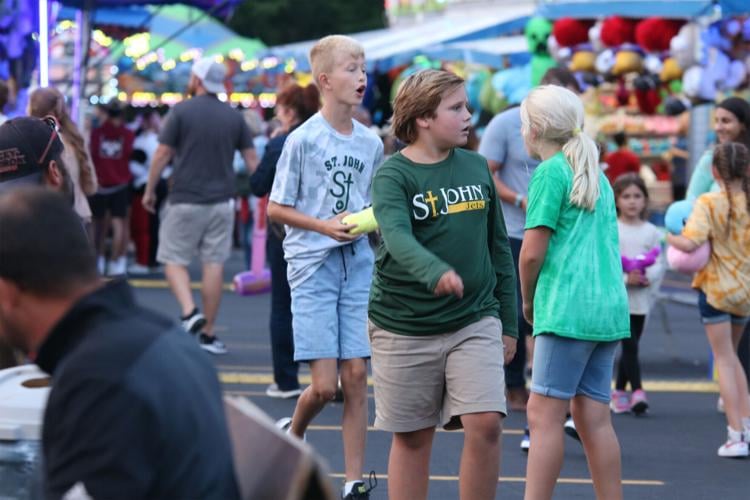 Applefest News for Fenton, Linden, Holly MI