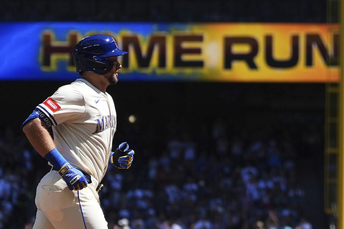 Cal Raleigh belts 45th homer as Mariners sweep Rays