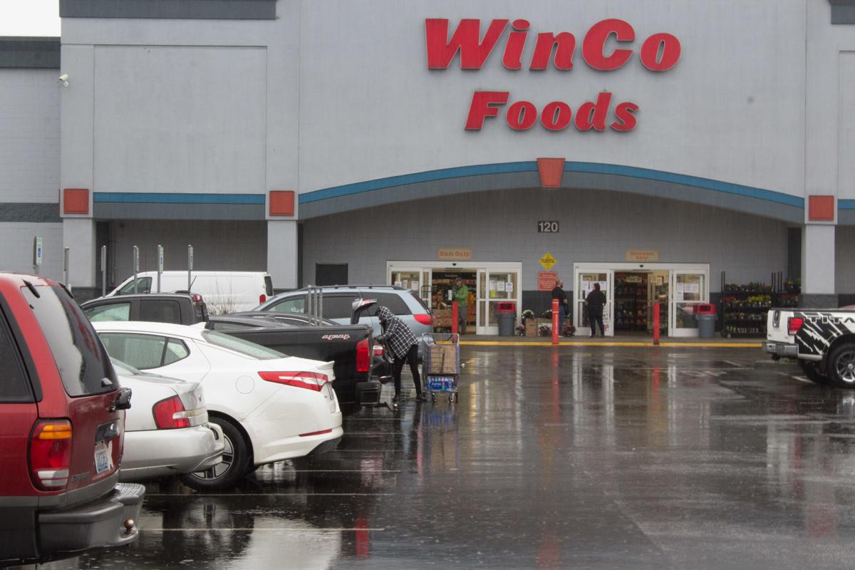 WinCo shoppers