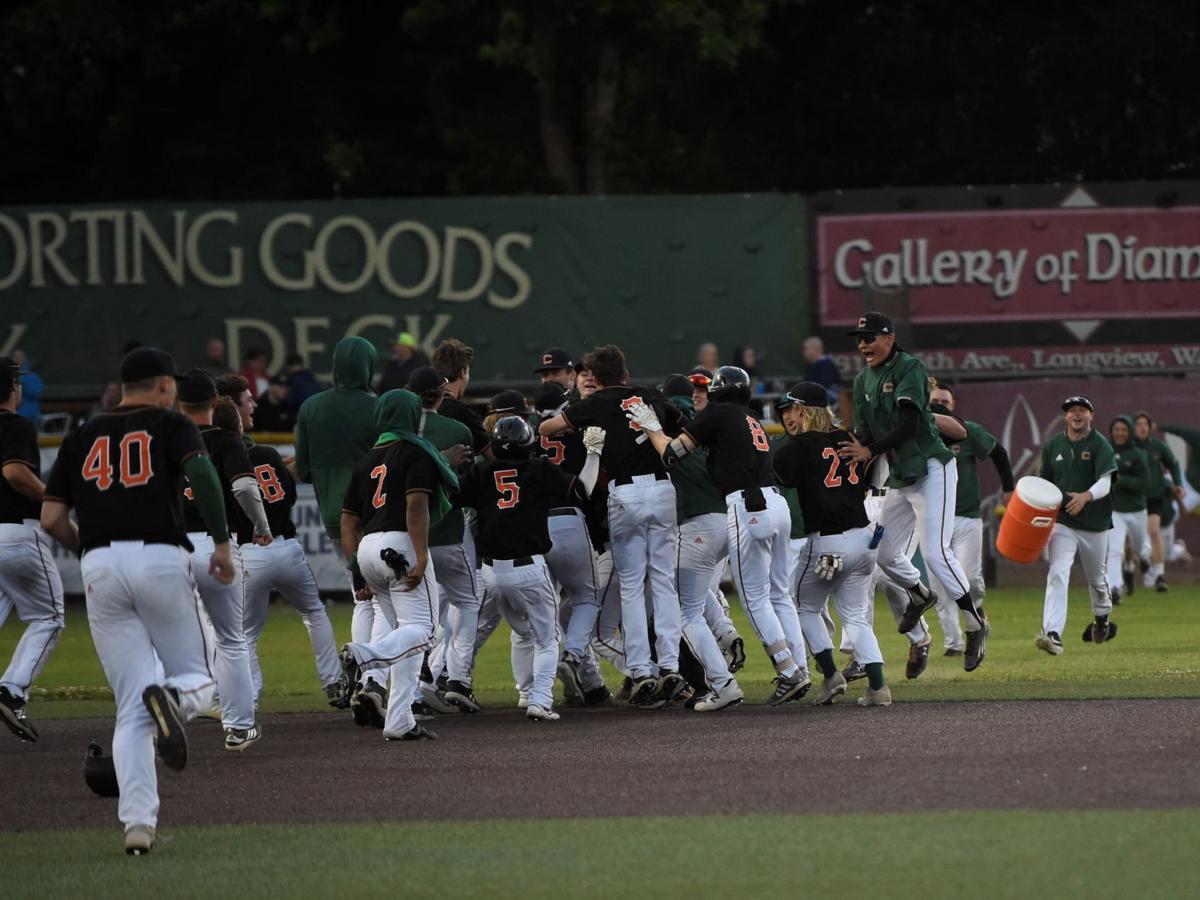 WCL Black Bears walk off in 11th over Raptors Baseball