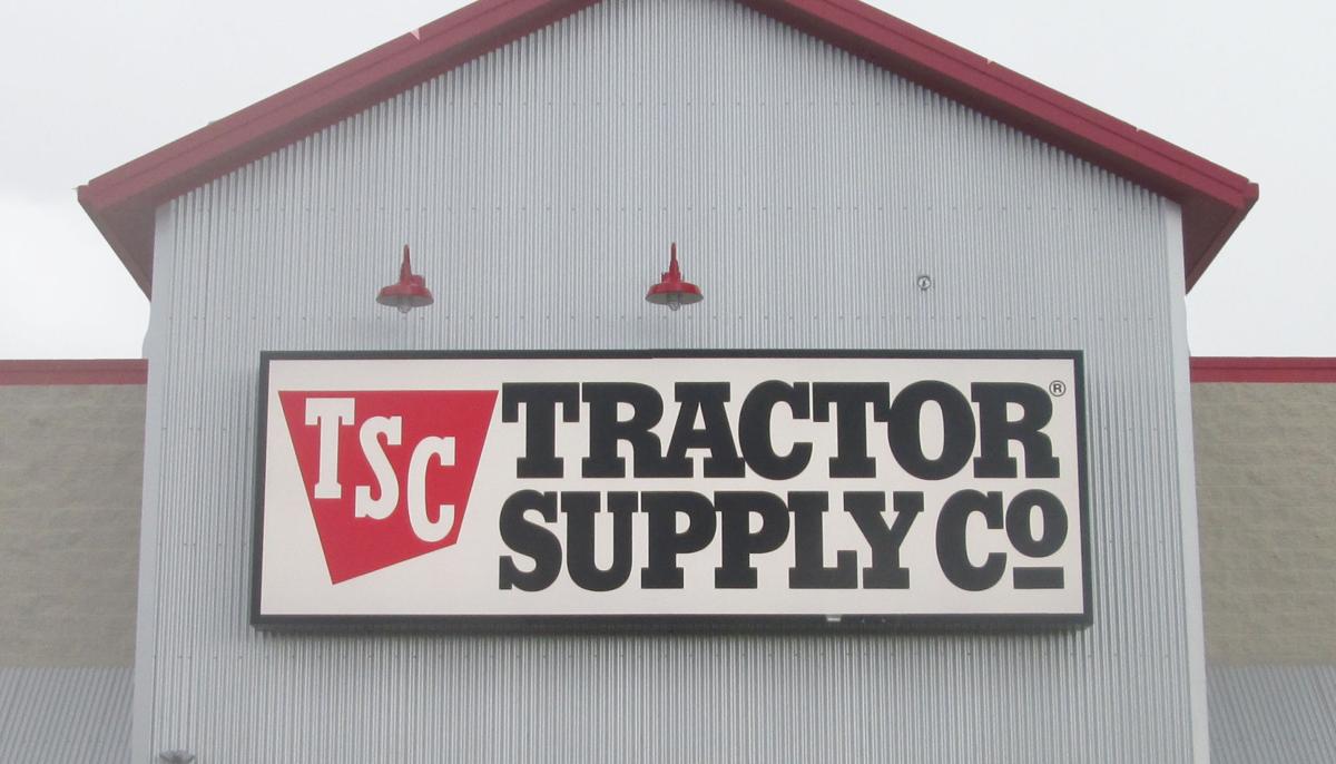 Del's Farm and Feed to close