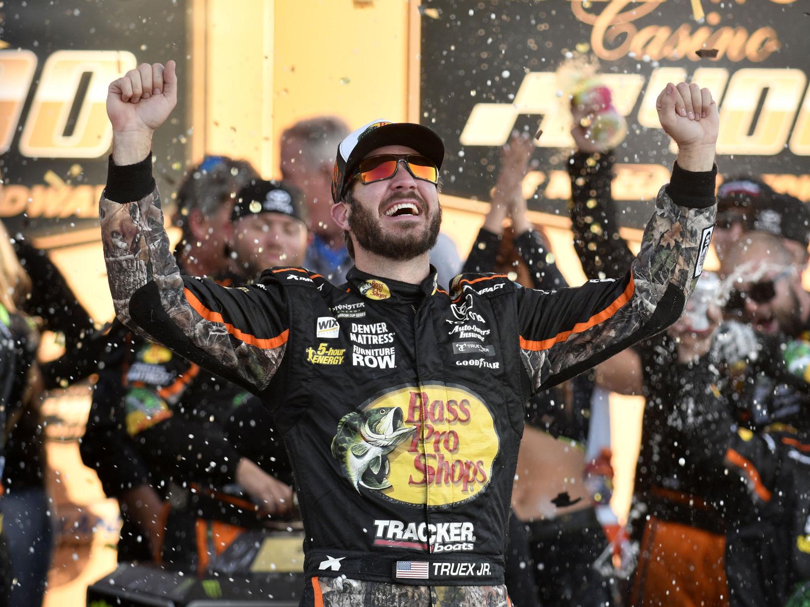 Truex Jr Is Title Favorite Sports Tdn Com