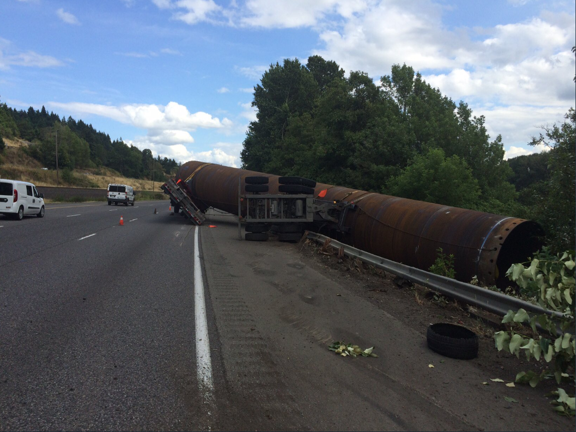 Southbound I5 near Kalama reopens after semitrailer crash