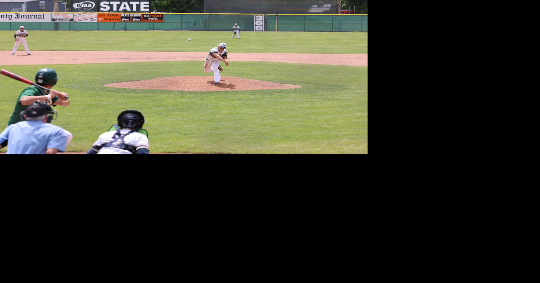 Naselle baseball Kolten Lindstrom 02.JPG