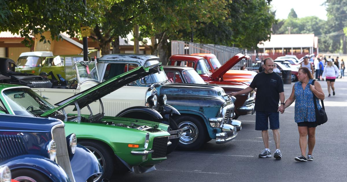 Unique Tin Car Show and Cruise