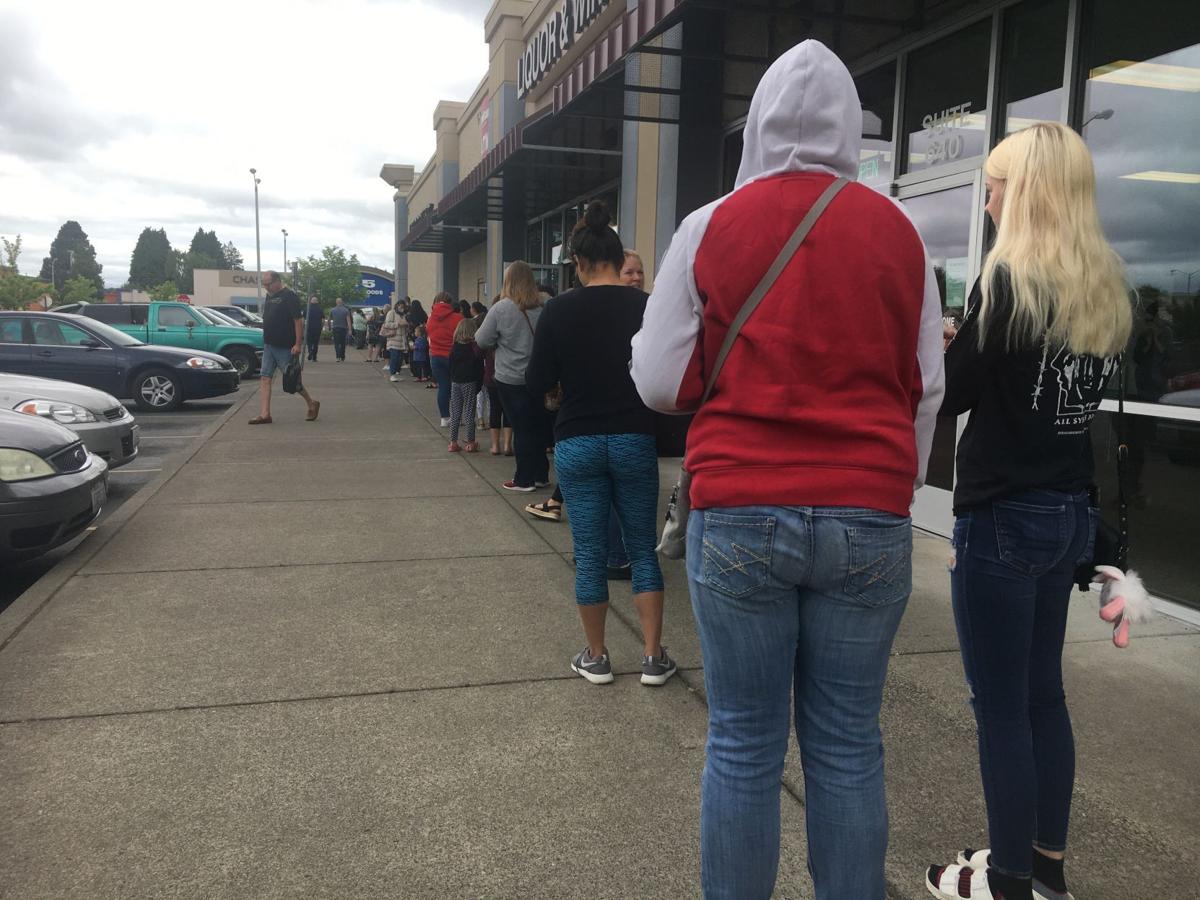 Shoppers Swarm To Ross For Reopener Wednesday Local Tdn Com É considerada a ponta de estoque da ponta de estoque, onde desovam os isso, porém, não significa que não revele ótimos achados. shoppers swarm to ross for reopener