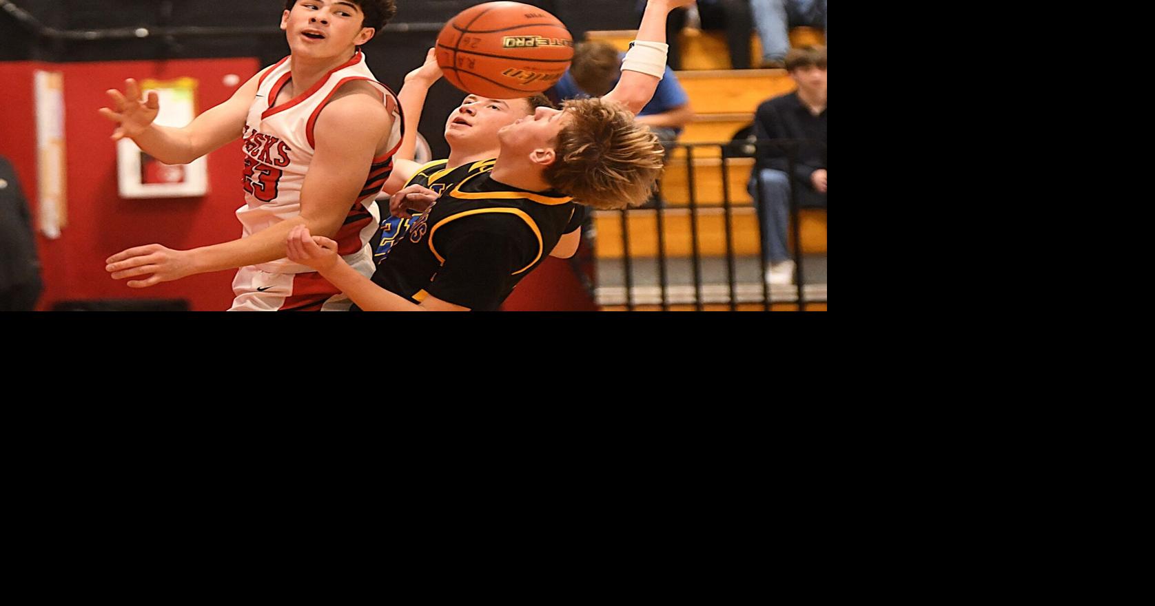 Jacks take down Trappers in boys basketball Thursday