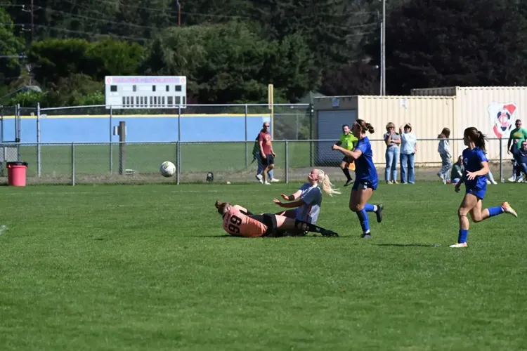 Devils Stay Undefeated with 3-2 Thriller Over Clark