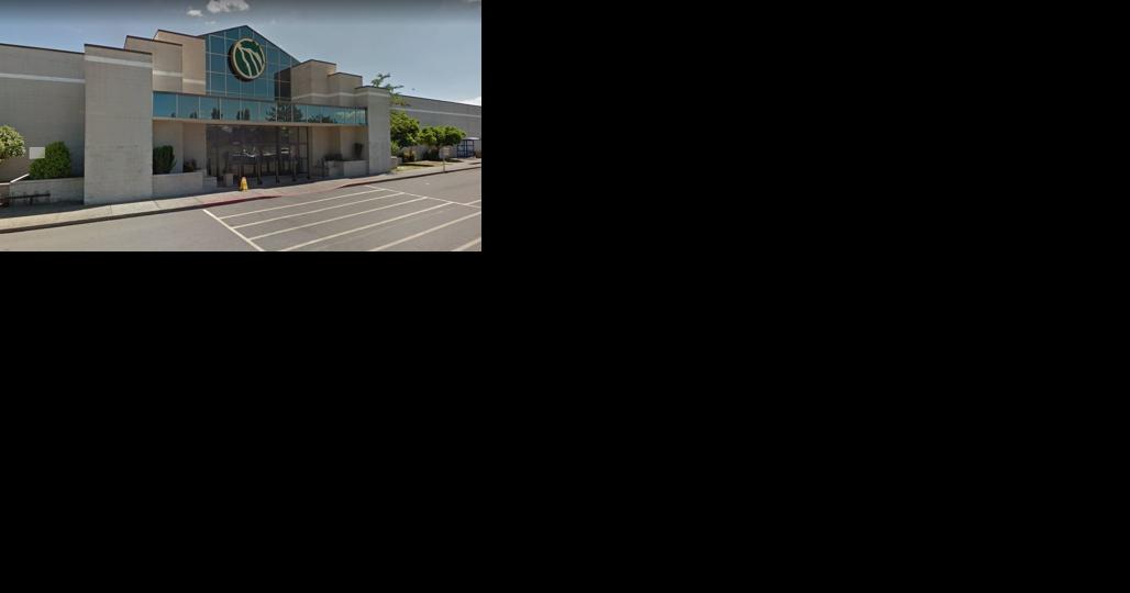 Three Rivers Mall sign removed to repair damages - Vimarsana News