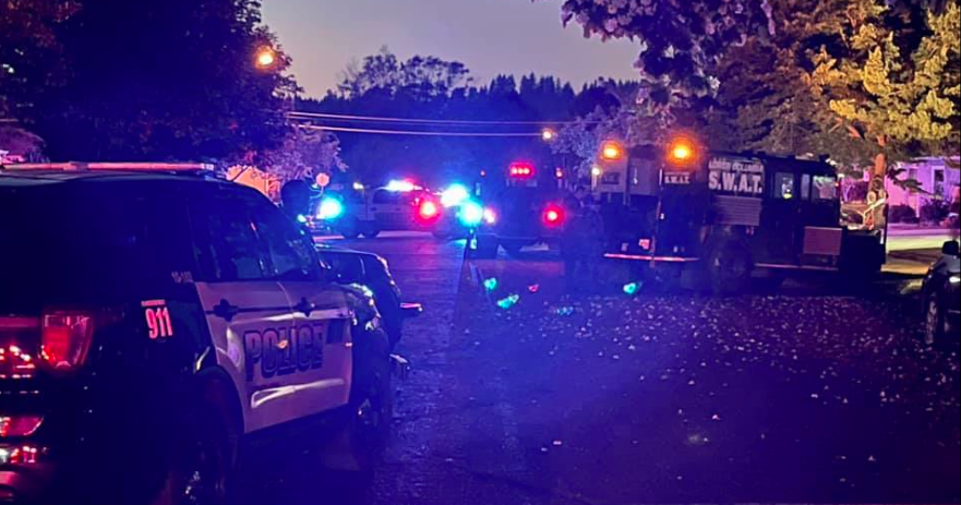 Police arrest man after standoff with SWAT in Kelso