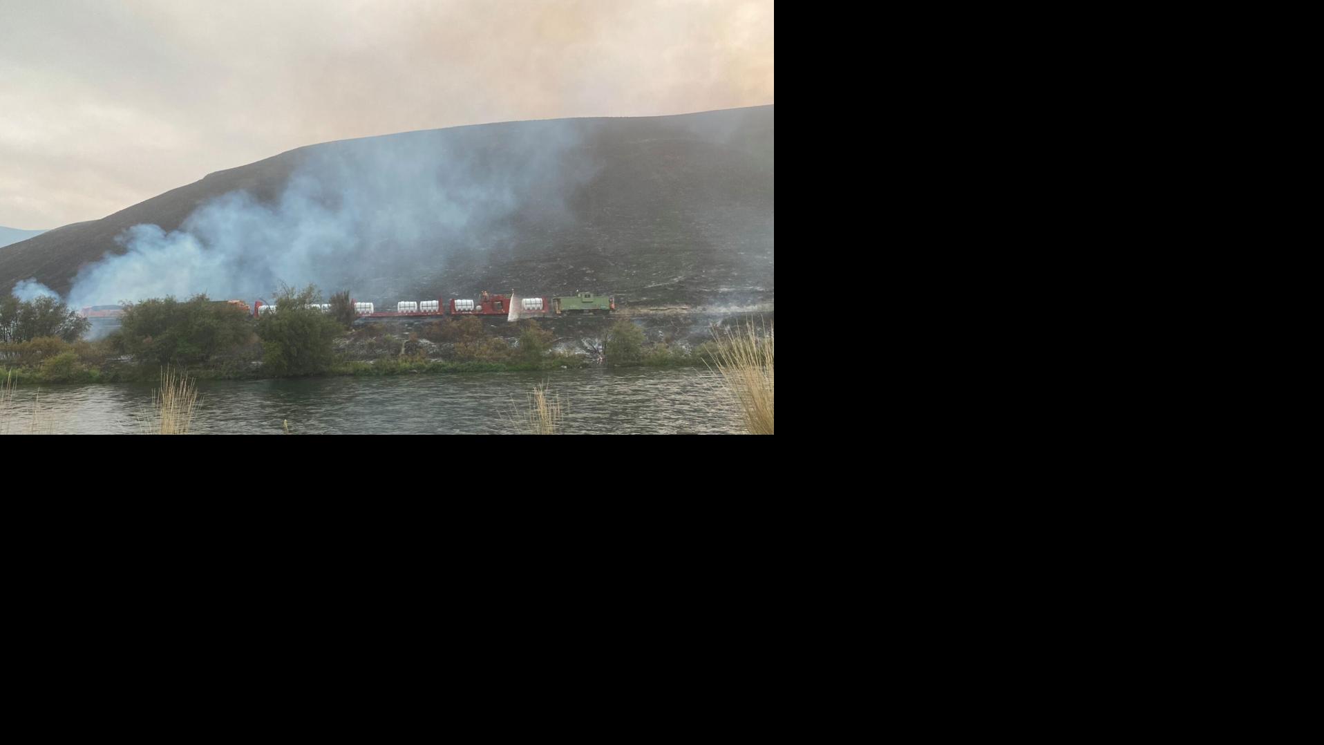 'Fire train' helps battle blaze in Yakima River Canyon - Longview Daily News