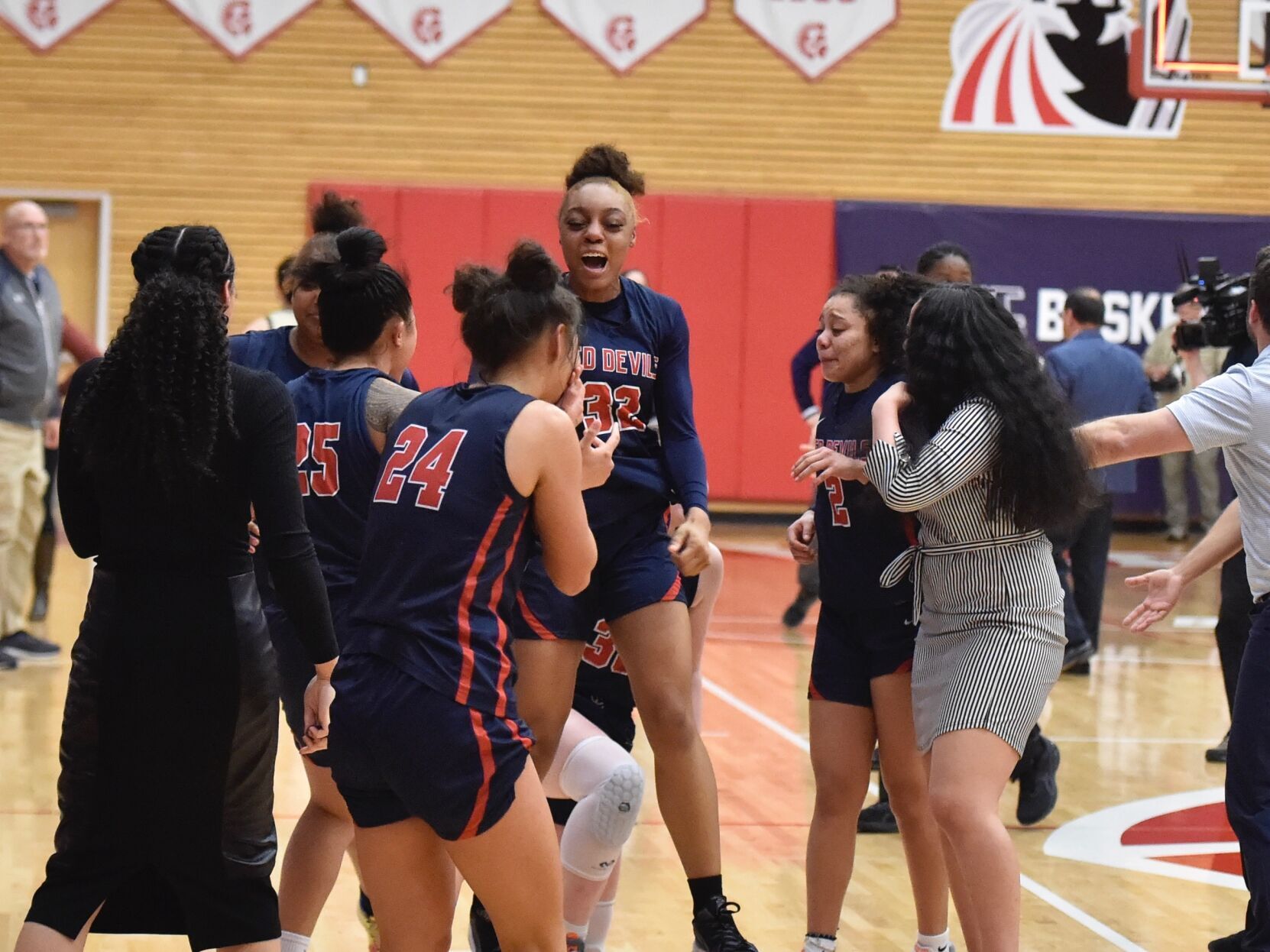 NWAC Basketball: Buzzer-beater Three Gives LCC Women First NWAC Title