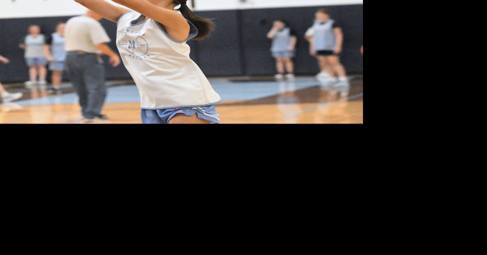 Mark Morris shoots down Ridgefield in girls basketball