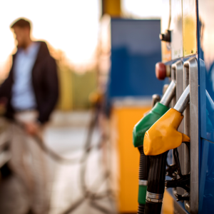 WA gas prices top nation as lawmakers take aim at oil industry profits - Vimarsana News