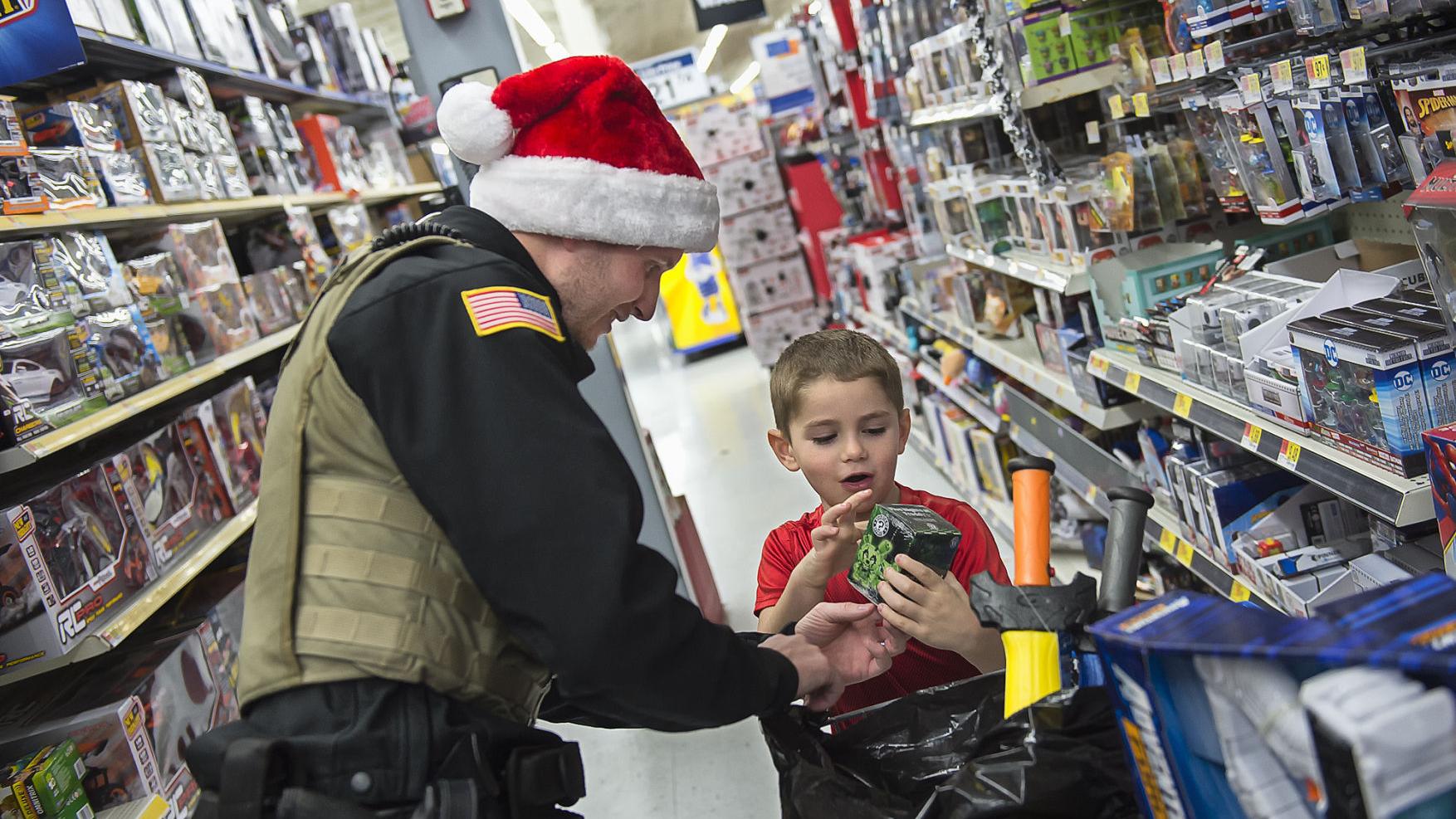 Shop With A Cop Gives Wahkiakum Kids Their Christmas Wishes Local Tdn Com Shop With A Cop Gives Wahkiakum Kids Their Christmas Wishes Local Tdn Com
