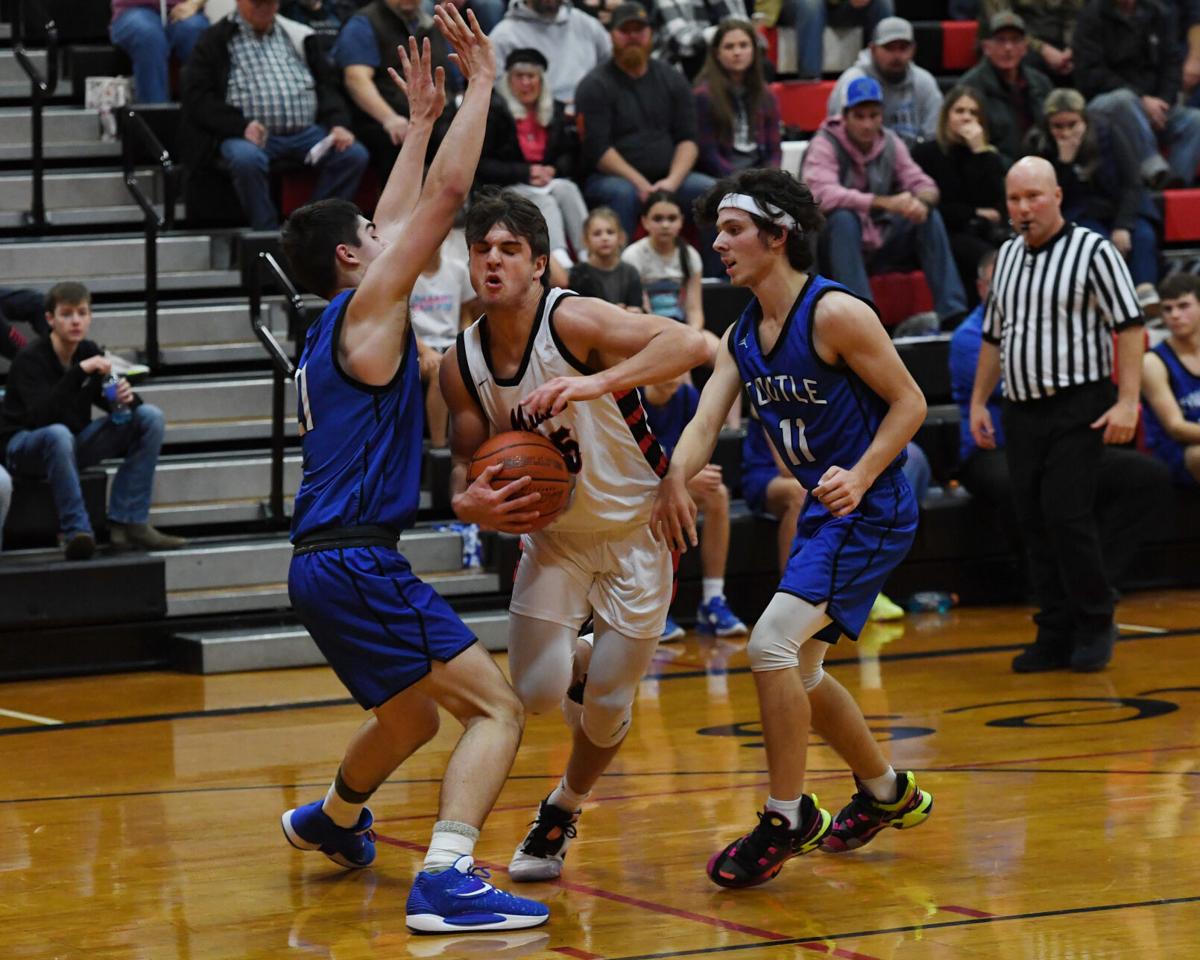 2B High School Boys Basketball Wahkiakum beats Toutle Lake despite