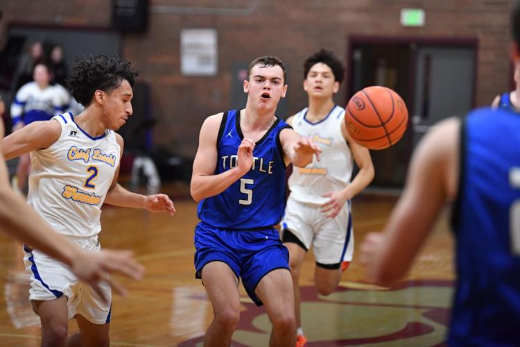 2B High School Boys Basketball: Toutle Lake falls victim to Chief