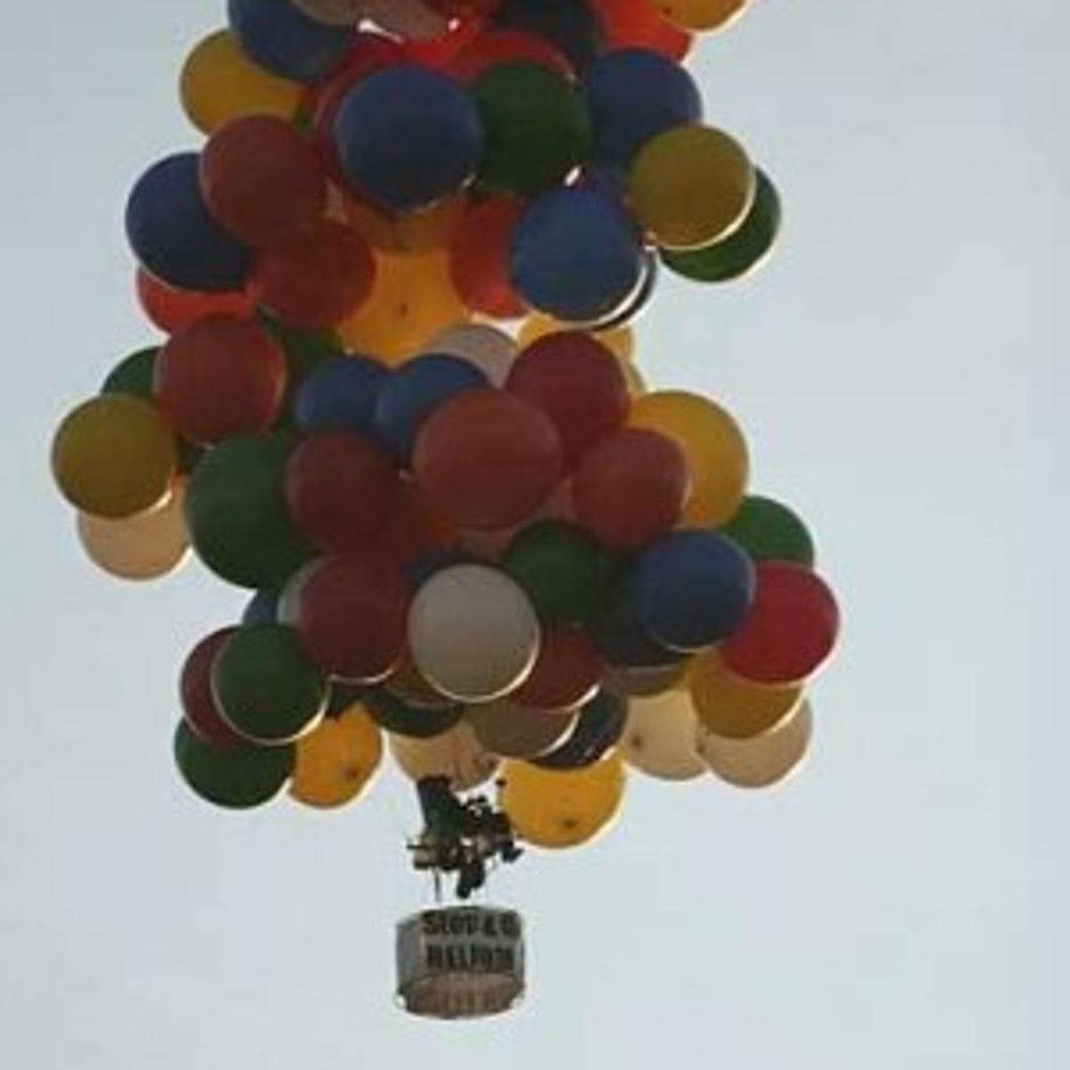 Oregon Man Plans Third Ascent In Lawn Chair Balloon News Tdn Com