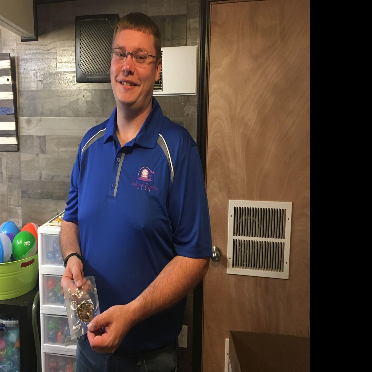 Puget Island Business Broadcasts Oyster Pearls To The World Local Tdn Com