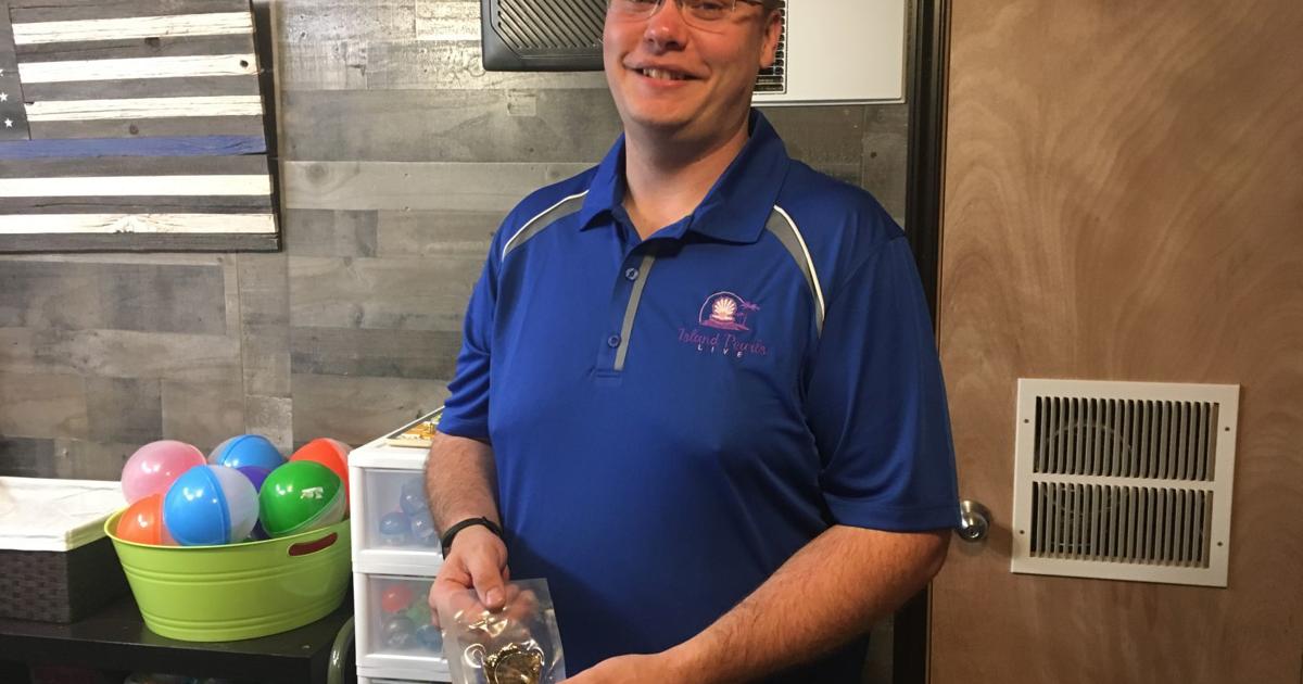 Puget Island Business Broadcasts Oyster Pearls To The World Local Tdn Com Puget Island Business Broadcasts Oyster Pearls To The World Local Tdn Com