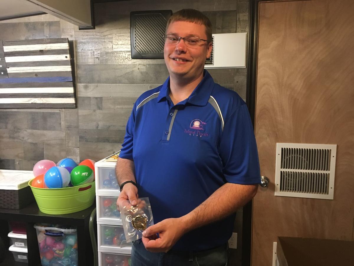 Puget Island Business Broadcasts Oyster Pearls To The World Local Tdn Com