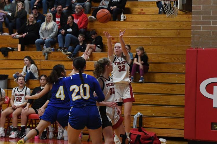 Riverhawks storm past Warriors survive District elimination