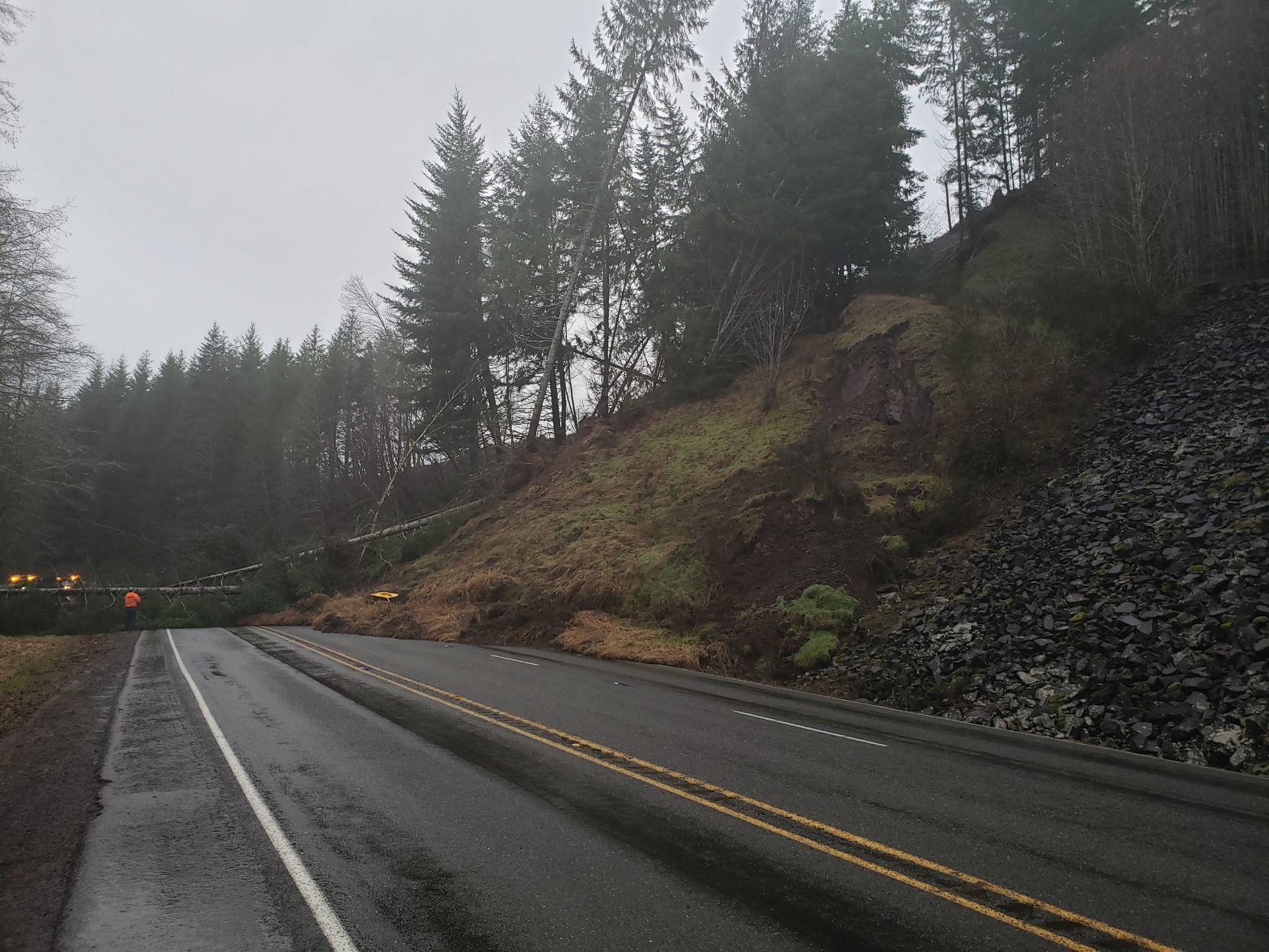 Slide Continues To Block Sr 4 In Wahkiakum County Ferry To Operate 24 7 Local Tdn Com Slide Continues To Block Sr 4 In Wahkiakum County Ferry To Operate 24 7 Local Tdn Com