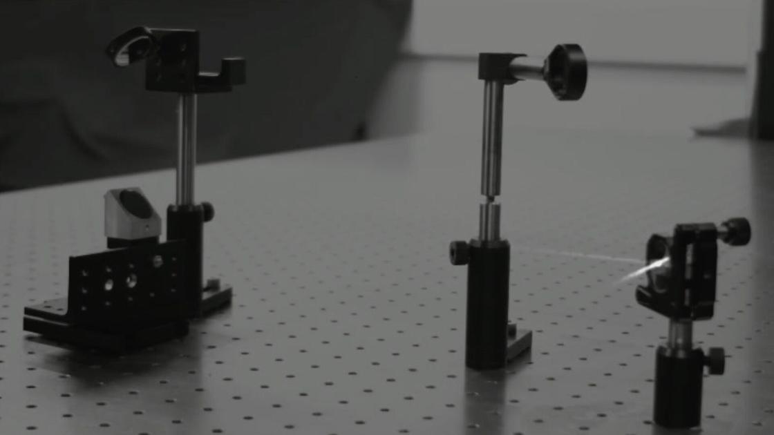 Scientists capture beam of light bouncing off mirrors National