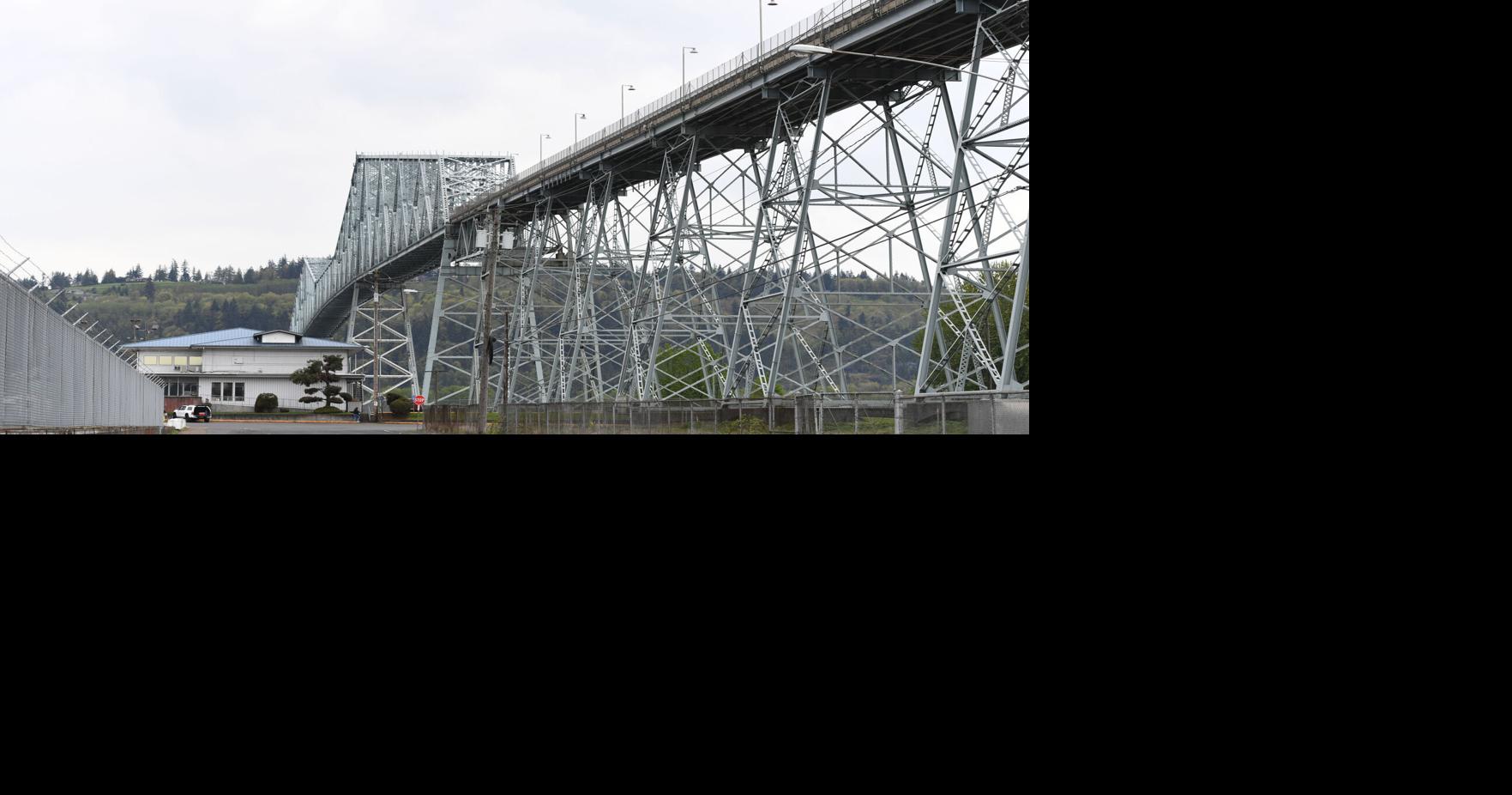 Lewis and Clark Bridge reopens to drivers Thursday afternoon