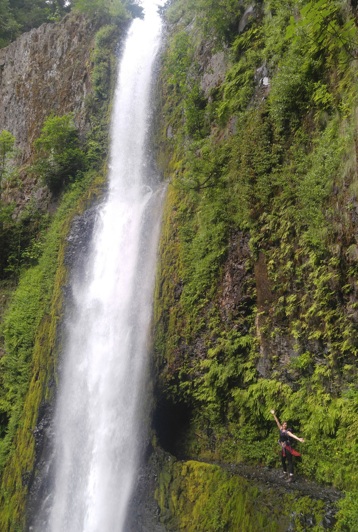 Tunnel Falls embodies Northwest Outdoors